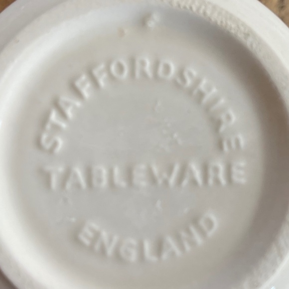 Scarce Vintage Staffordshire Tableware from England Cream and Floral Mugs - 3 - Picture 4 of 10